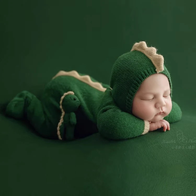 

Newborns Photography Props Knit Dinosaur Costume Set Lovely Photography Romper & Bonnet Hat Shower Gift for Boys Girls