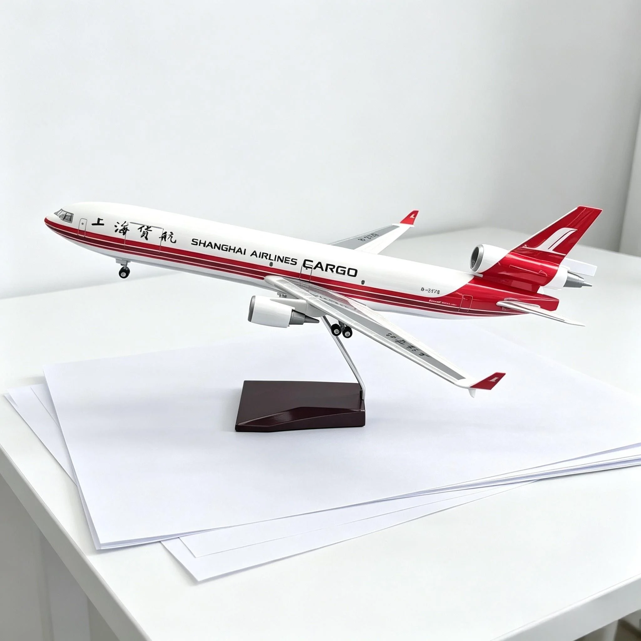 1/130 Scale Airplanes 47cm Shanghai MD-11 Resin Aircraft Diecast Airplane Model Kit Adult Gift For Collections And Displays