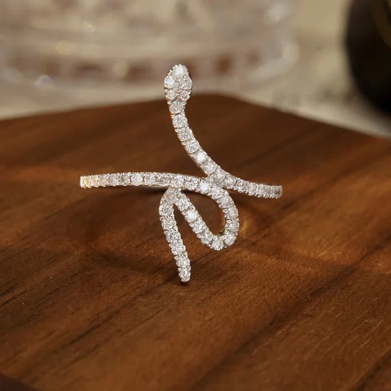 Huitan Fresh Style Snake Design Finger Ring for Women Silver Color Crystal Cubic Zirconia Exquisite Female Rings Fashion Jewelry