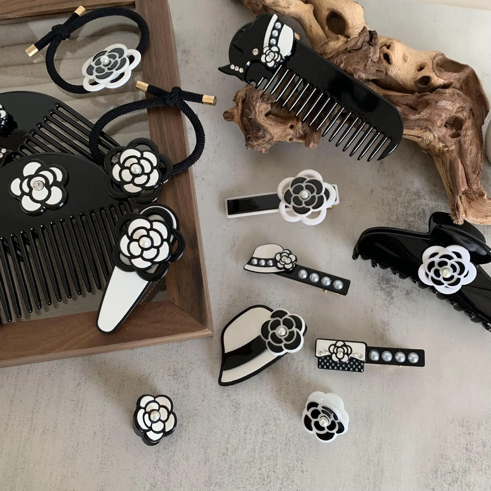 Korean Simple And Creative Camellia Hair Accessories Small Fragrant Wind Black And White Acetic Acid Hairpin For Sweet Girls