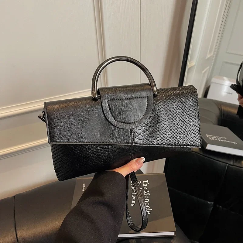 

2025 Spring - Summer New: Women's Fashionable Large Capacity Handbag. Versatile Crossbody, with Personality & Trendy Style