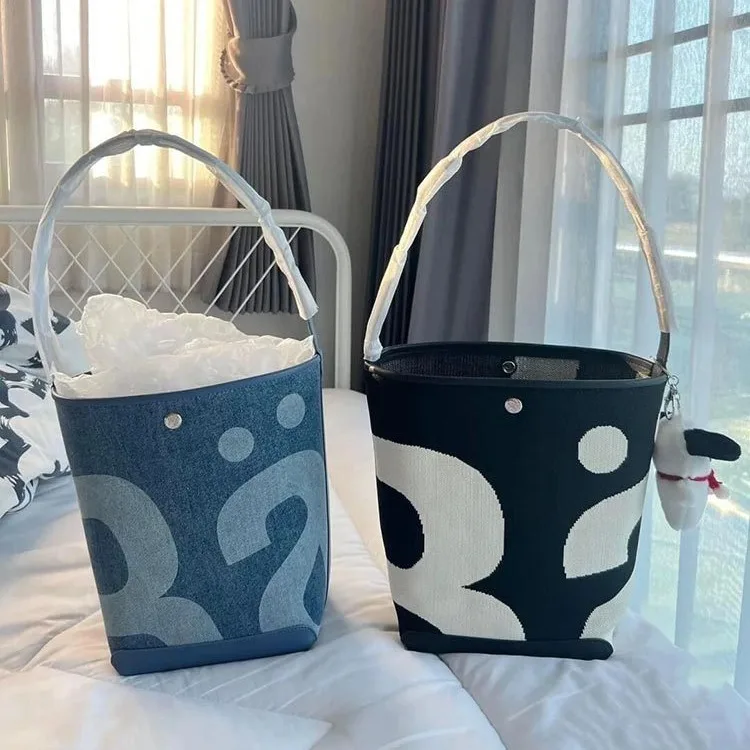 Fashionable Temperament Large Capacity Bucket Bag Letter Armpit Single Shoulder Versatile Daily Commuting