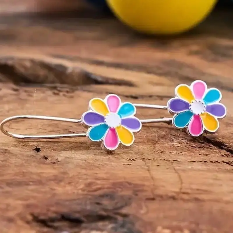 Huitan Niedliche, bunte Emaille-Blumen-Ohrringe im frischen Stil für Damen, vielseitig einsetzbar, Party-Accessoires, bezauberndes Schmuckgeschenk