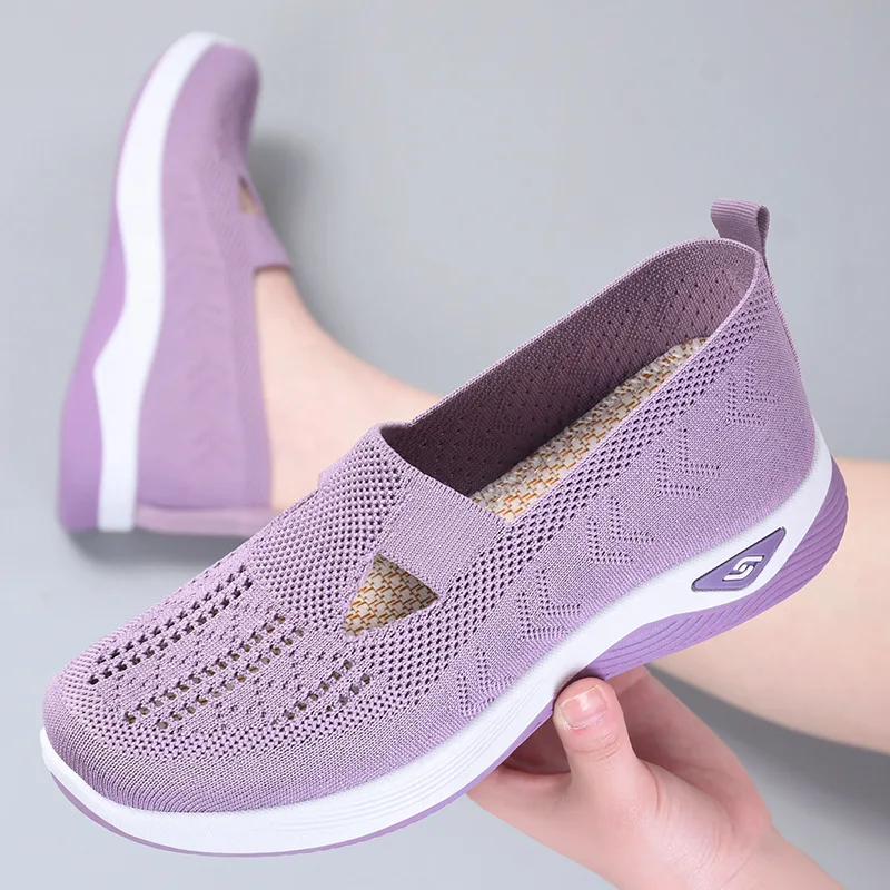 

Women's Summer New Vulcanized Casual Sports Women's Shoes With Soft Soles Breathable Walking Flat Shoes Fashionable Middle-aged