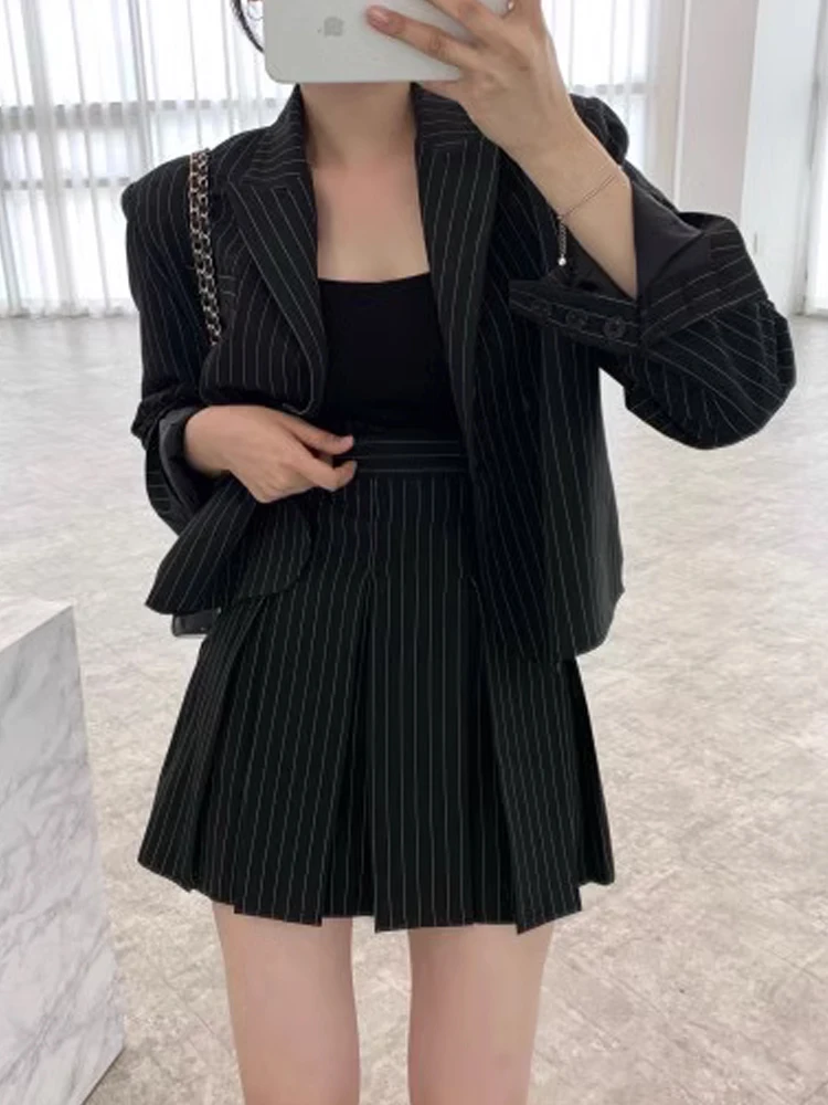 

Retro Striped Two-Button Suit Jaet Women's High Waist Pleated Skirt Faion Set Autumn 2023 Ladies Premium Faion Ens...