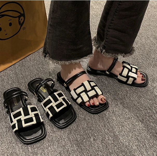 Summer  New Flat Bottom Slippers for Women Fashion Square Toe Plaid Women Shoes Outdoor Casual Leisure Beach Shoes for Women