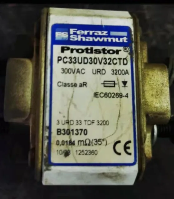 

Предохранитель: PC33UD30V32CTD B301370 / PC33UD69V20CLM / PC36UD69V18CP12 R300694 233PPAF1800 / PC36UD60V25CP12 M302254