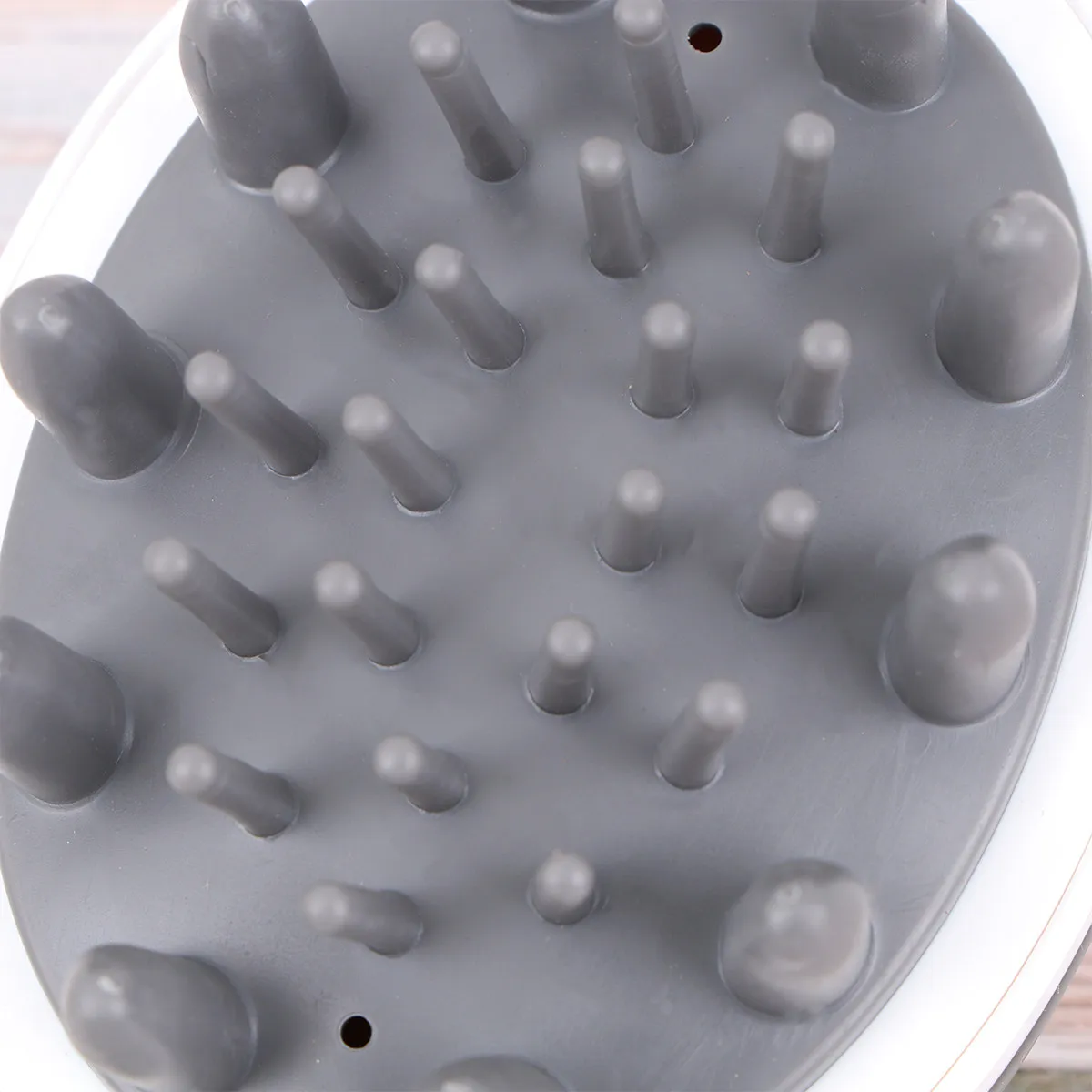 

1 шт. силиконовая массажная щетка для кожи головы для мытья волос с отверстием для подвешивания, серая, портативный ручной отшелушивающий инструмент для всех типов волос