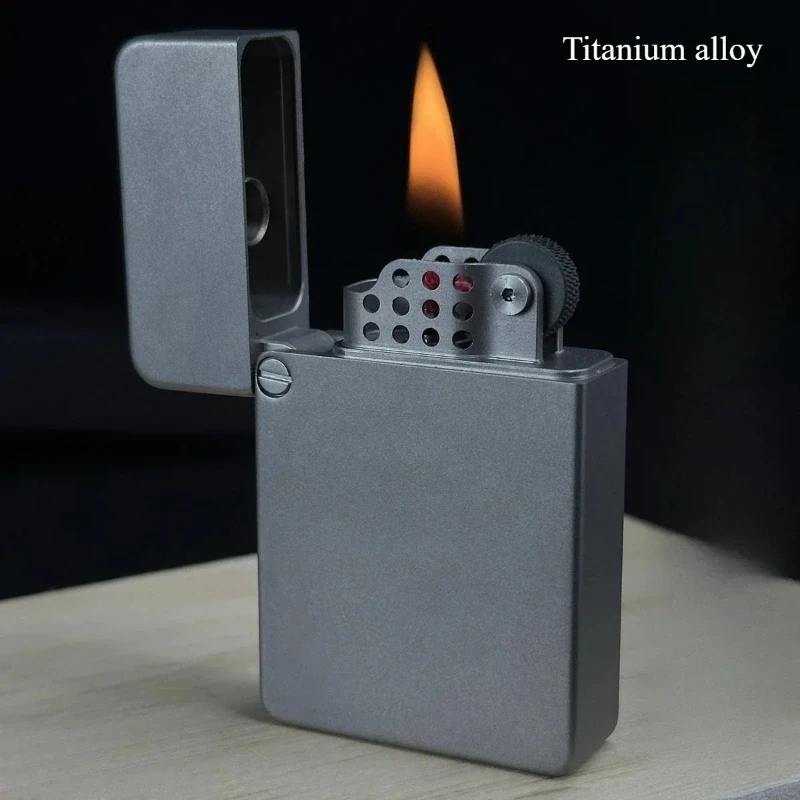 

Минималистичная зажигалка из матового титана, поглощающее колесо, топливная зажигалка с ЧПУ, стиль брони Ahuecada, коллективные подарочные зажигалки