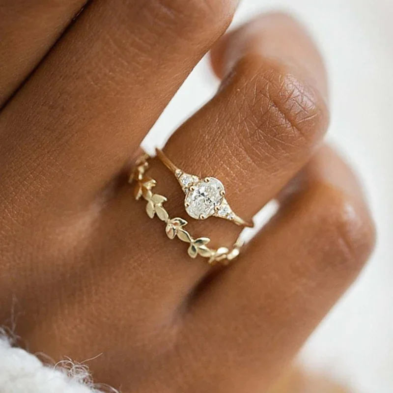 Huitan الفاخرة 2 قطعة/المجموعة النساء خواتم الذهب اللون ورقة تصميم مطعمة لامعة تشيكوسلوفاكيا أنيقة اكسسوارات الأزياء والمجوهرات لحفل الزفاف