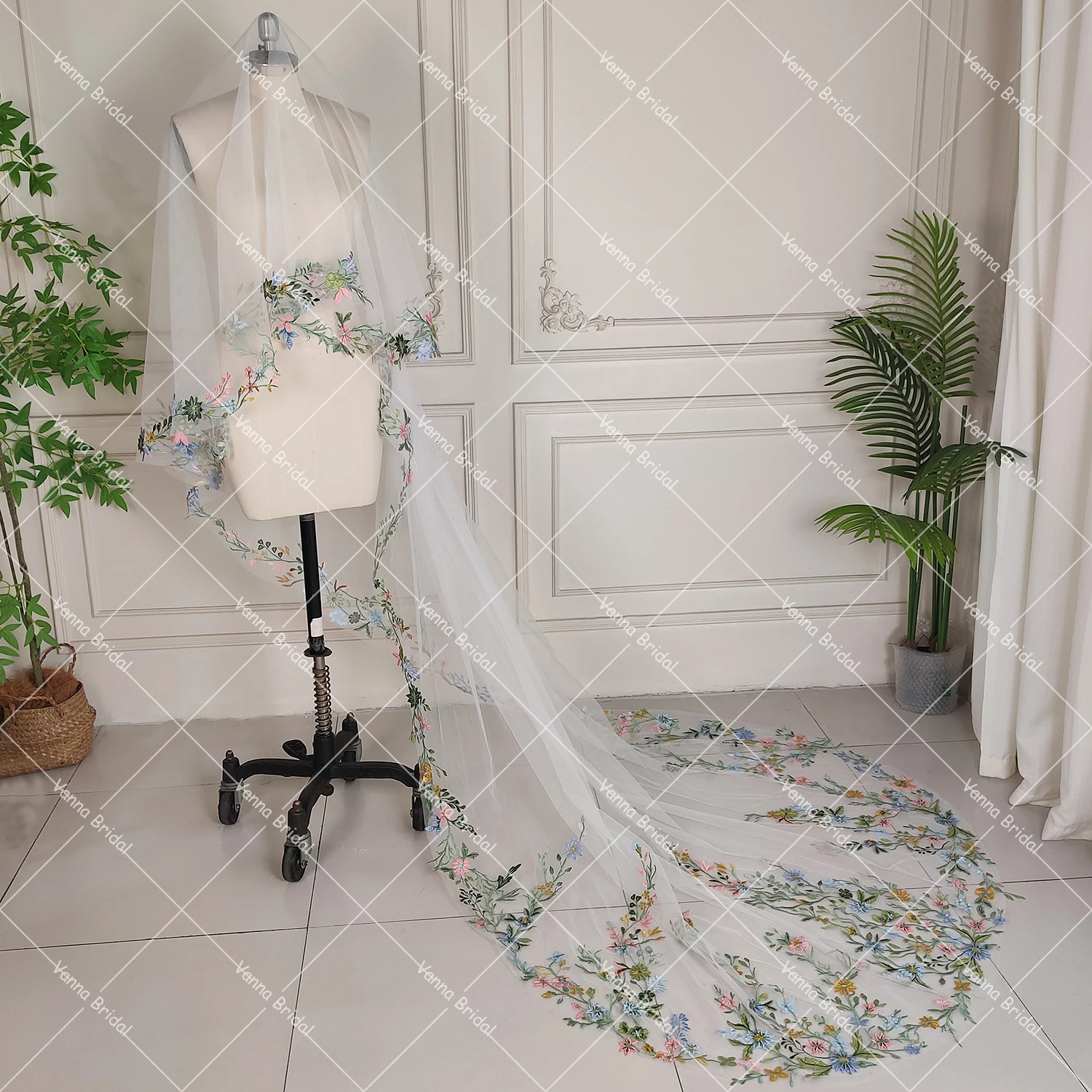 Handmade Green Colorful Floral Lace Bridal Blusher Veil Cathedral 3 Meters Long Embroidered Trim Customized Forest Wedding Veils
