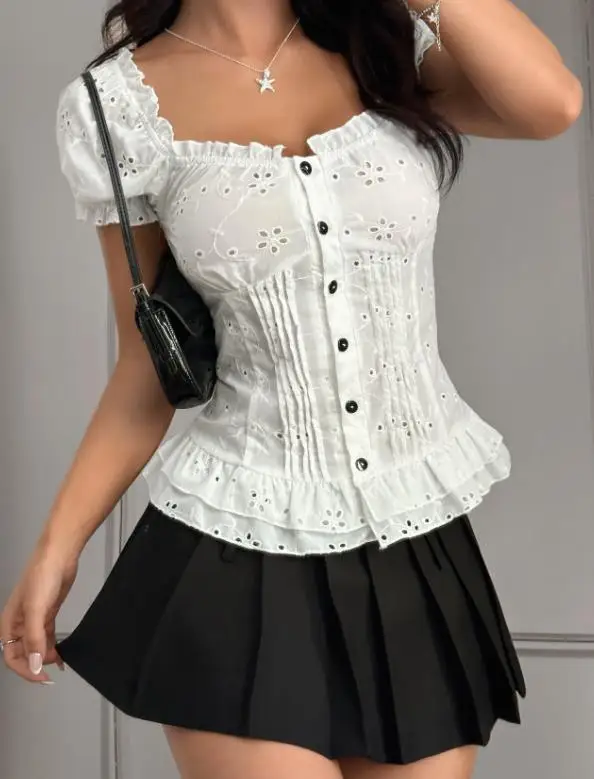 

Tailored Women's T-Shirt Summer Retro Sweet Girl Style Wooden Ear Splicing Button Front Hollow Waist Puff Sleeve T-Shirt