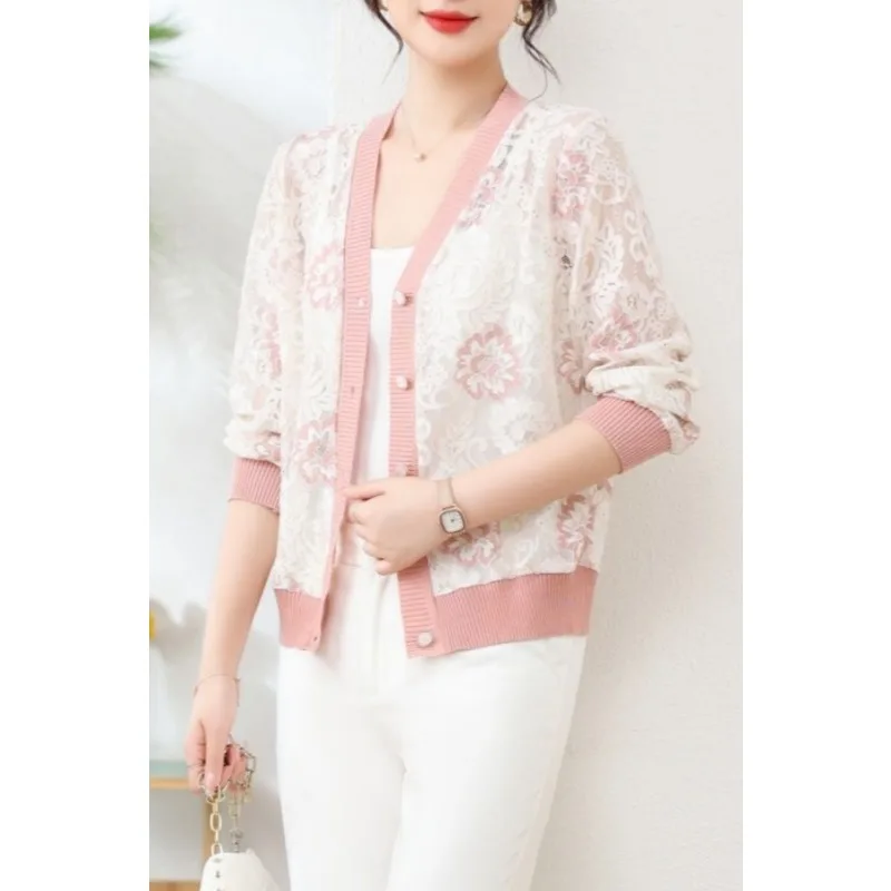 الخامس الرقبة سترة مشغولة من الصوف سترة ملابس الحماية من الشمس للنساء 2025 رقيقة الدانتيل فضفاضة جوفاء طويلة الأكمام البنطال القصير