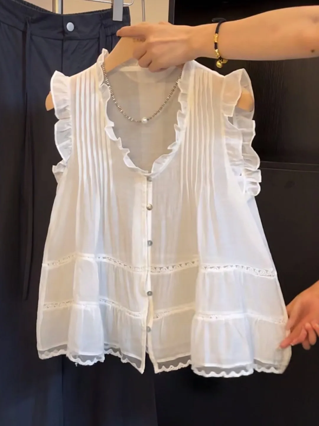 

Korean Style V-Neck Heavy Embellished Lace Pleated Crop Top Women Summer Sweet Sleeve Loose Slimming Short Shirt