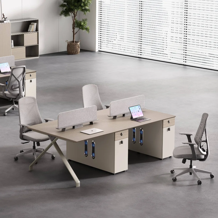 

Современный офисный мебельный гарнитур для 2-4 сотрудников: деревянные рабочие места с панельным дизайном, включая стол и стул