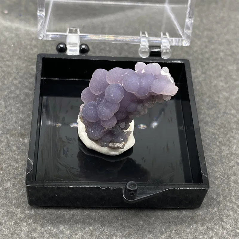 100% Natural Indonesian Purple  Grape agate  Raw Stone Mineral Specimen Healing Crystal Gemstone Collection+Box size:35*35*35mm