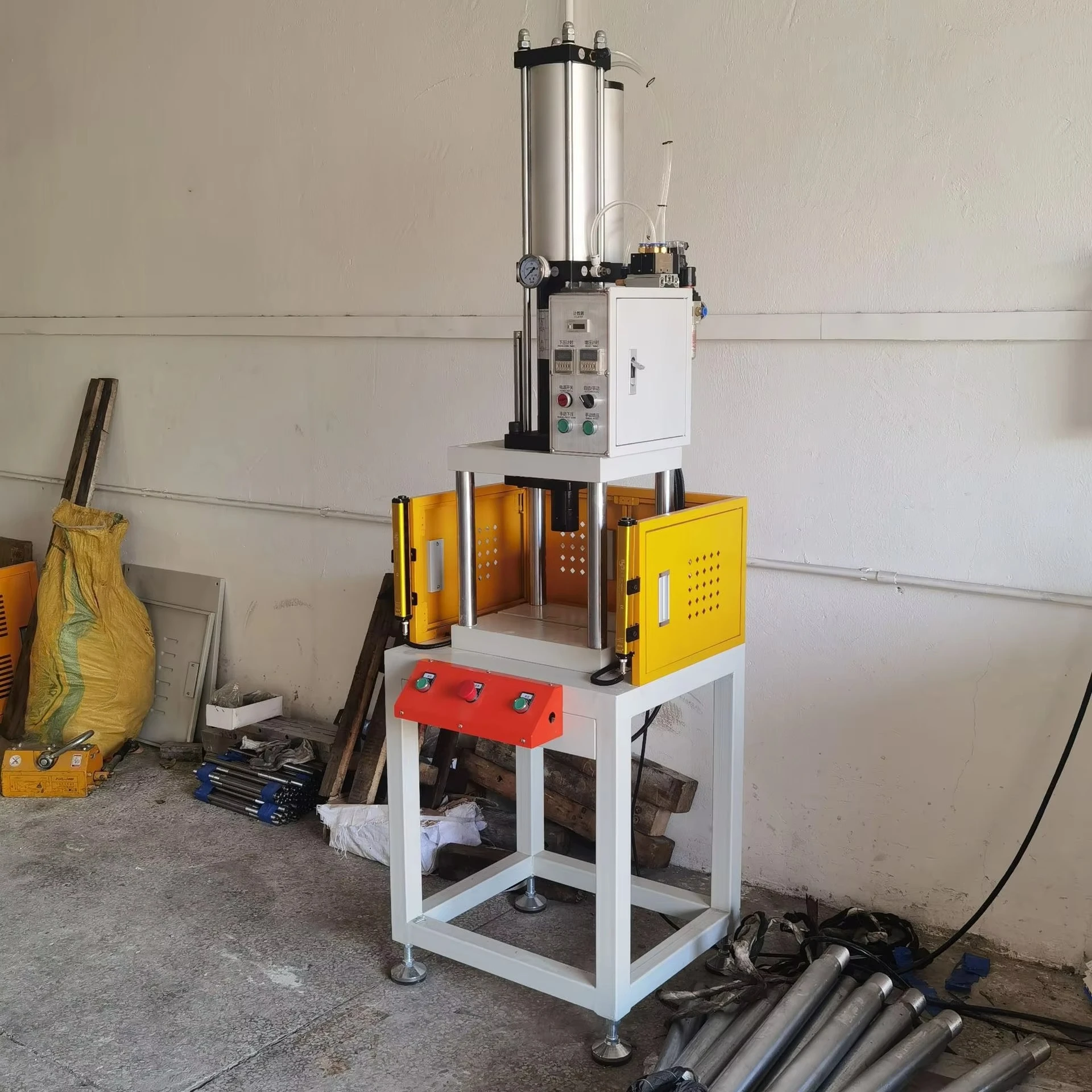 

Factory Price Pneumatic Small Bath Multi Salt Balls Hand Hydraulic Press Machine