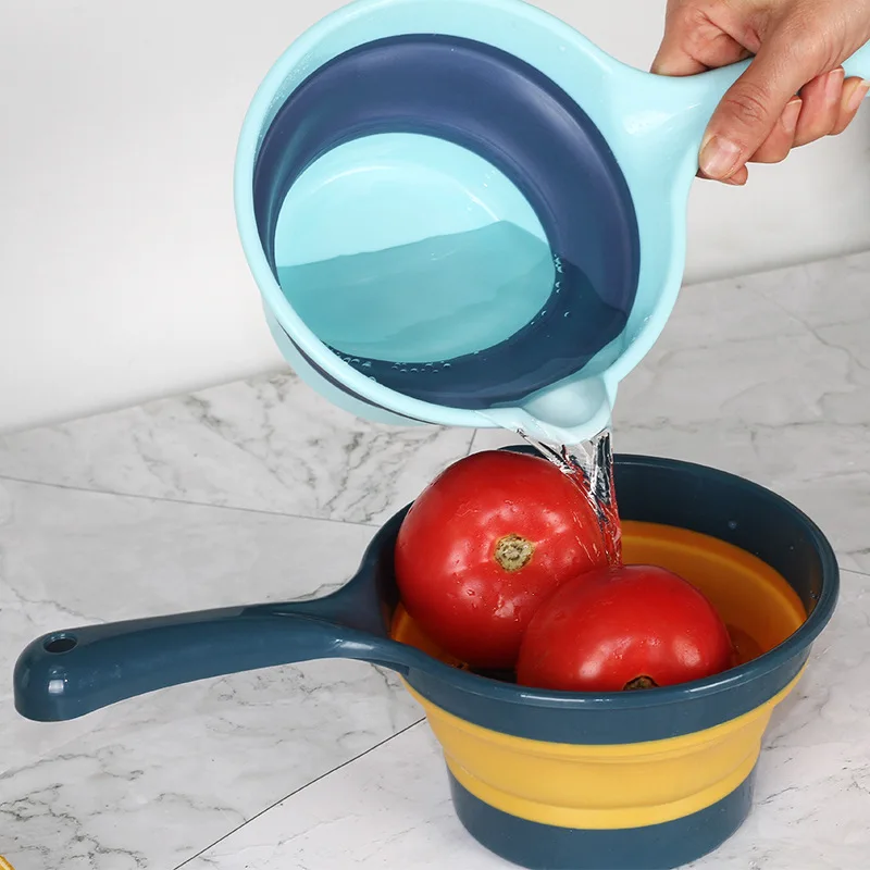 

Folding Plastic Water Scoop Random Color Long Handle Collapsible Bath Ladles Kitchen Water Scoop Dipper Washing Camping Tools