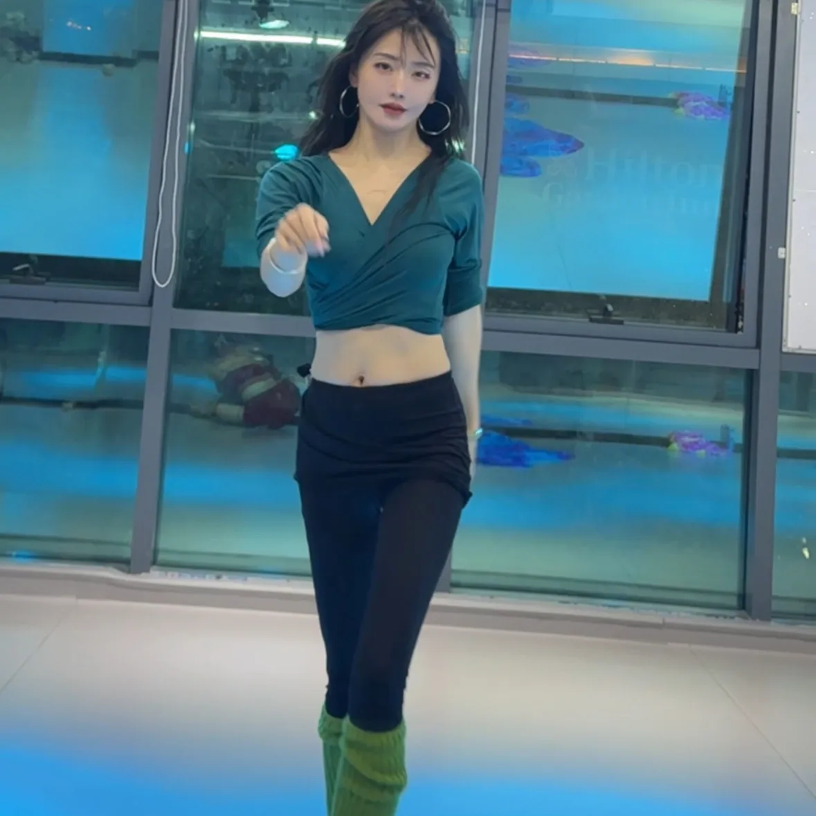 

Новый костюм для выступлений по восточным танцам 2026 года: элитный, сексуальный, элегантный комплект для взрослых, профессиональная одежда для занятий восточными танцами