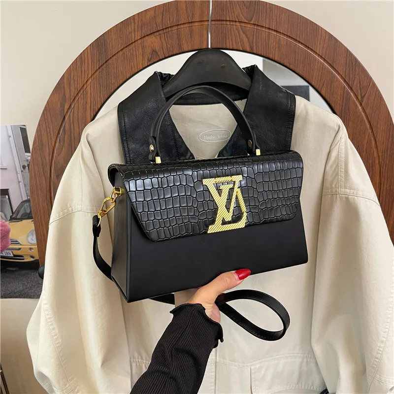 

2025 Popular New Premium Texture Bag - Women's Trendy Small Square, Fashion Simple, Shoulder/Messenger, Fits Wool Coats