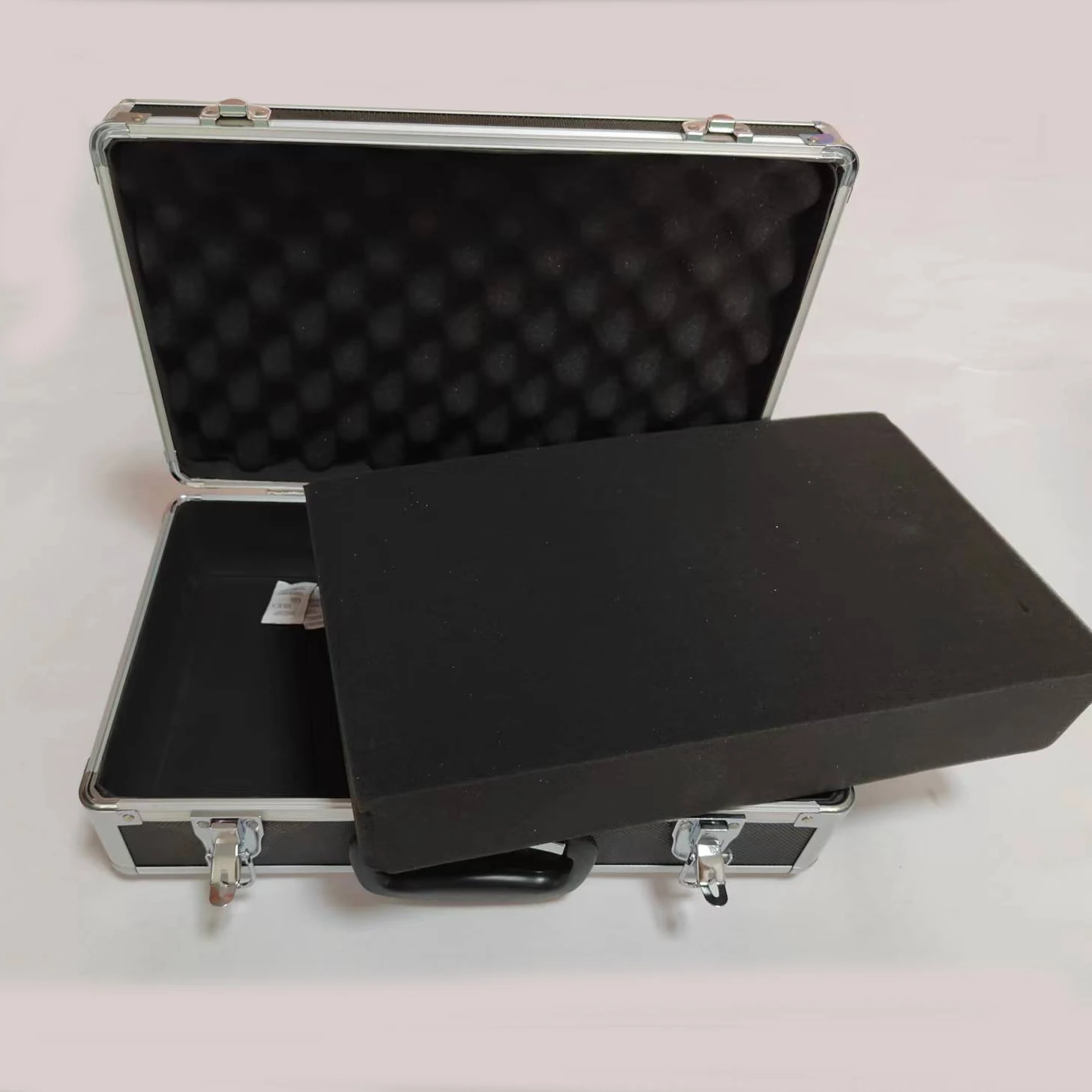 

High-Grade Luxury Aluminum Watch Box Portable Multi-Functional Valuables Storage with Detachable Sponge Protection