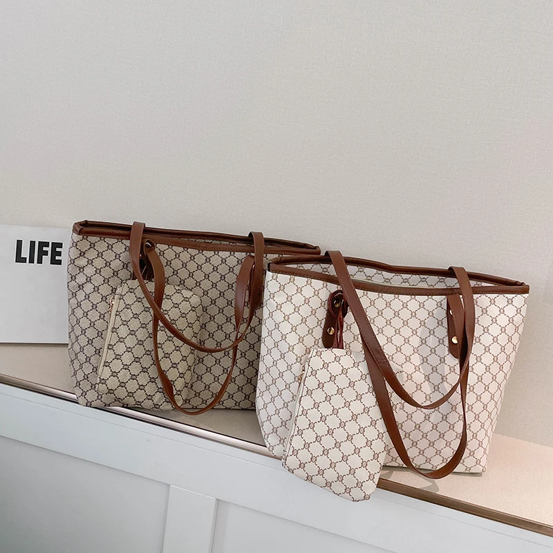 

Stylish Simple Vintage Clutch Bag Fashionable For Evening Events With Letter Logo Unique Minimalist Paris Luxury Design