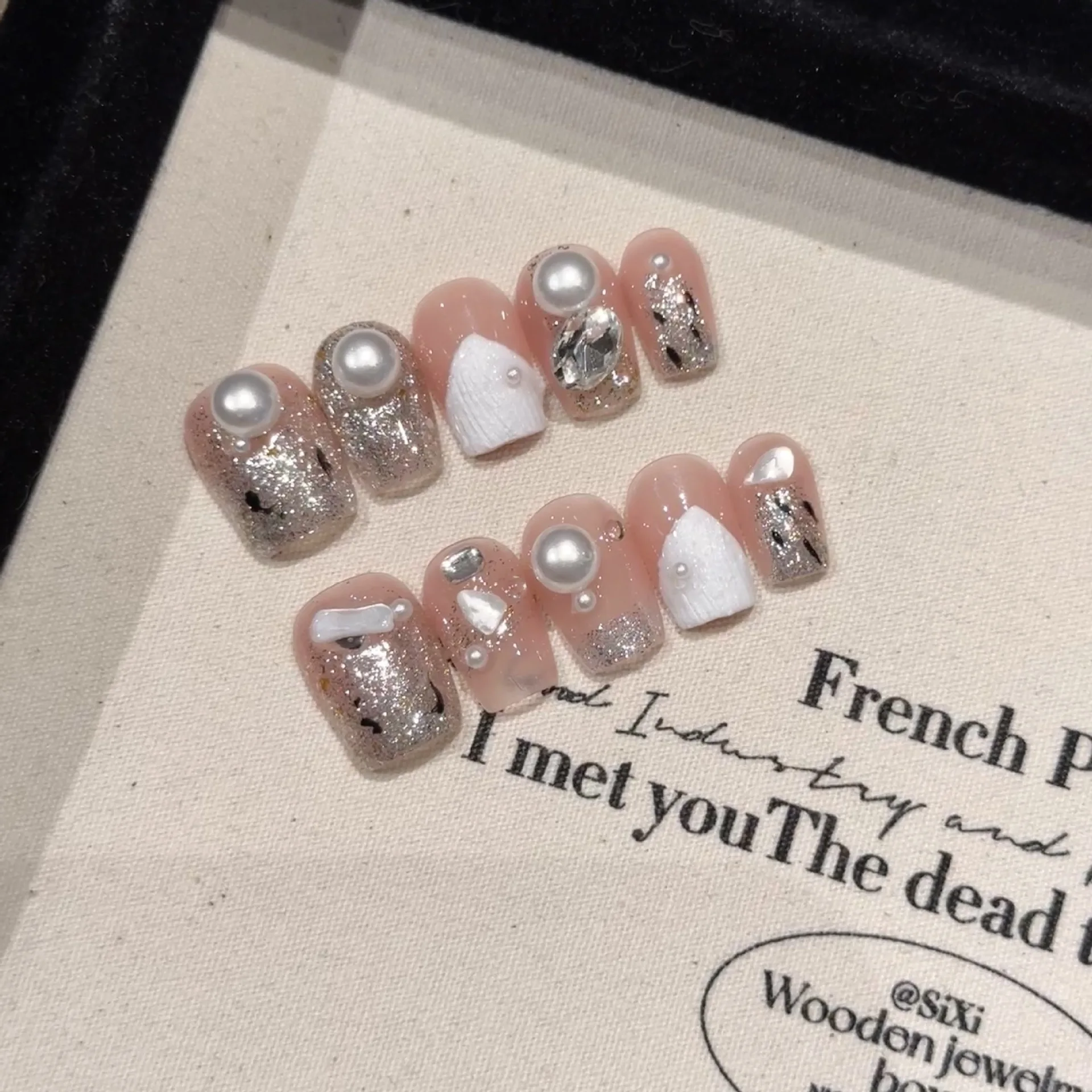 10Pcs Short Handmade Press on Nails Full Cover French Cute Pearls Shell Decor Shiny False Nails Manicure Wearable Nail Tips Art