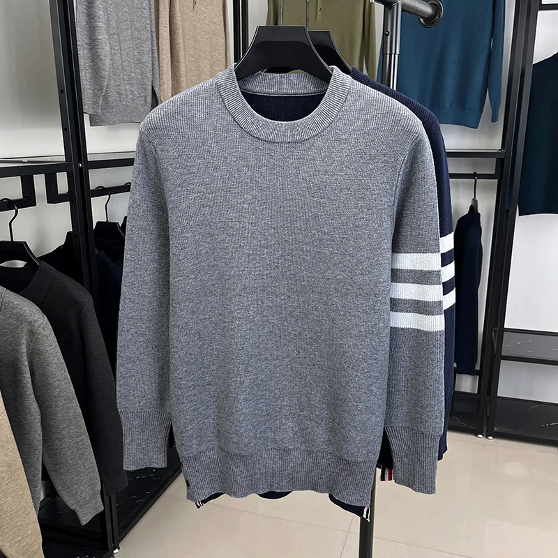 Herren Langarm-Strickpullover mit Rundhalsausschnitt, Gestreiften Ärmeln und Knopfsaum, Fein gestrickt, Business Casual, Herbst-Winter-Oberteil für Männer – Detail 10