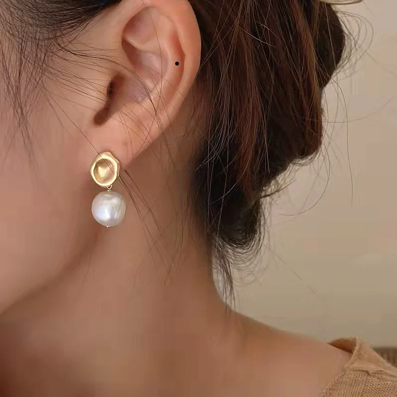 Baroque special-shaped freshwater pearl silver-plated needle handmade design matte stud earrings, temperament earrings retro