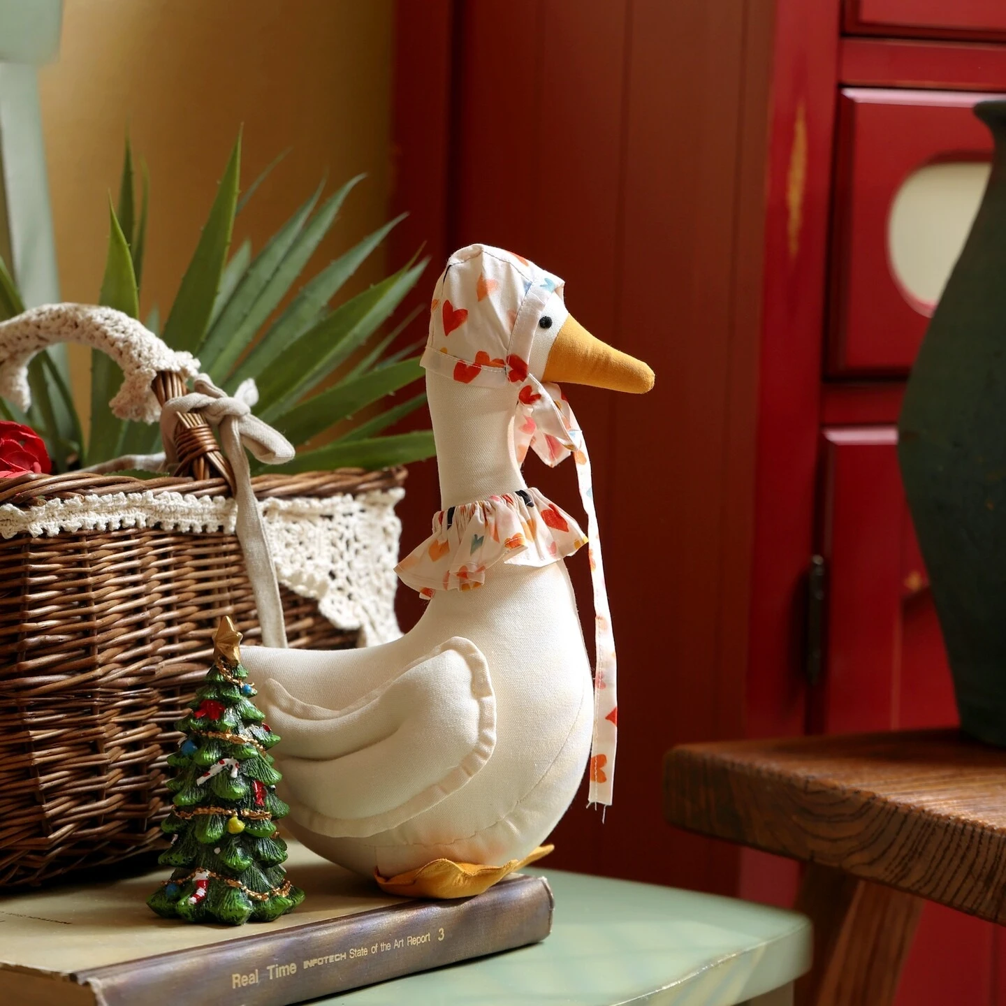 Standing Fabric Goose Figurine,Goose Statue for Tabletop Shelf Cute Animal Accent Decor for Living Room ,kids room
