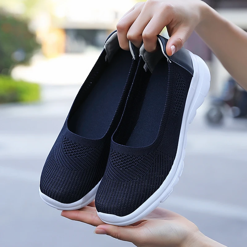 Ultra-Light Sports Slip-On Casual Shoes Ladies Non-Slip Mother Fitness Walking Shoe Fly Weaving Breathable Women Summer Sneakers