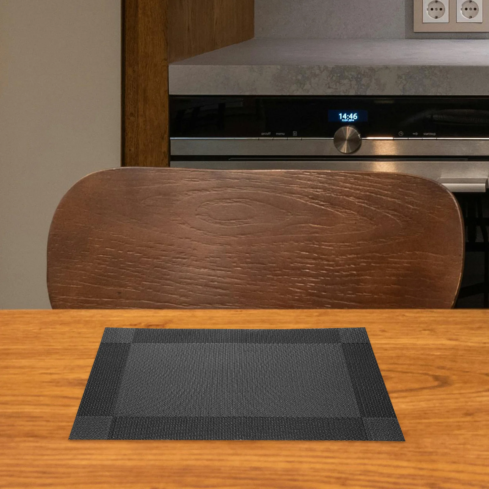 

Black PVC Woven Placemat Heat Resistant Table Mat Non-Slip Kitchen Dining Table Mat for Home Hotel Restaurant
