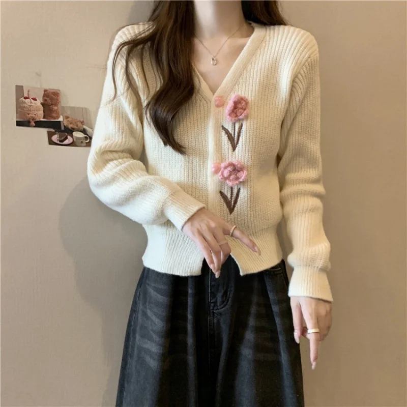 

2026 Korean Autumn Knitted Cardigan Coat Women Loose Long-Sleeved V-neck Flowers Short Casual Sweater Ladies Knitwear Tops