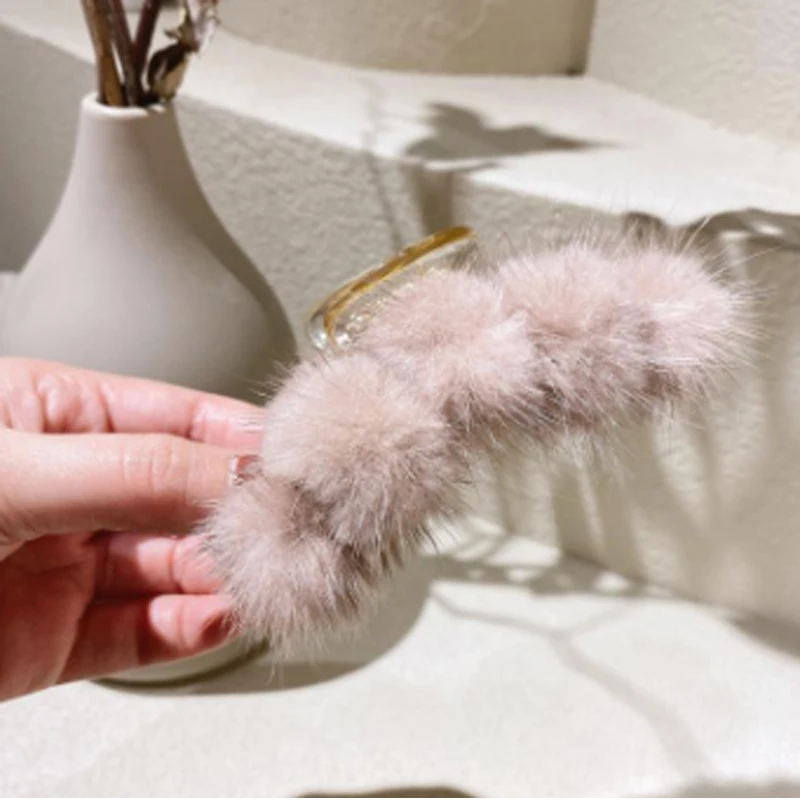 14cm Super Large Claw Clips for Thick Hair Fall Winter 2024 Faux Lamb Fur Shark Hair Claw Women Hairpins Headwear