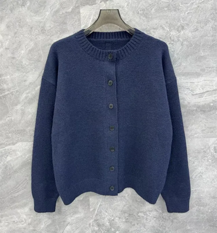 Customized Europe and America New men's clothing for winter 2025 Long sleeves Round neck Fashion wool knitted cardigan sweater