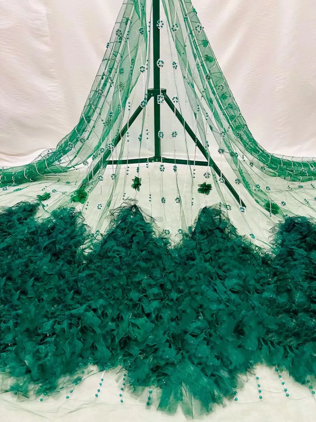 

Latest Green African 3D Flower Lace Fabric Beads Embroidery French Mesh Lace Fabric Nigeria Tulle Lace Fabric For Party KSY2210A
