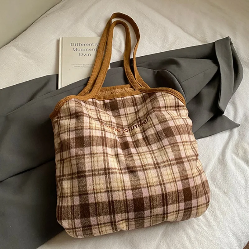 

Classic striped large capacity tote bag - popular autumn and winter single shoulder crossbody bag with multiple design styles an