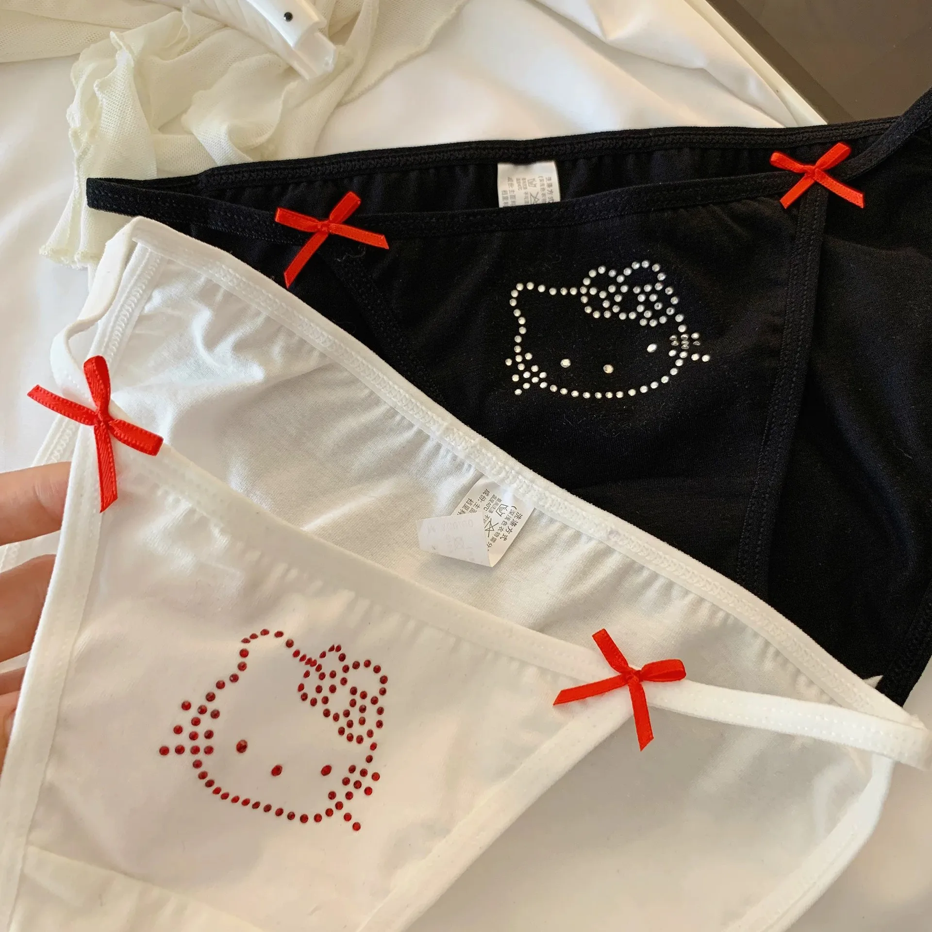 

New Hello Kitty Hot Girl Style Underwear Female Hot Diamond Sexy Low Waist Student Triangle Pants Girl Gift
