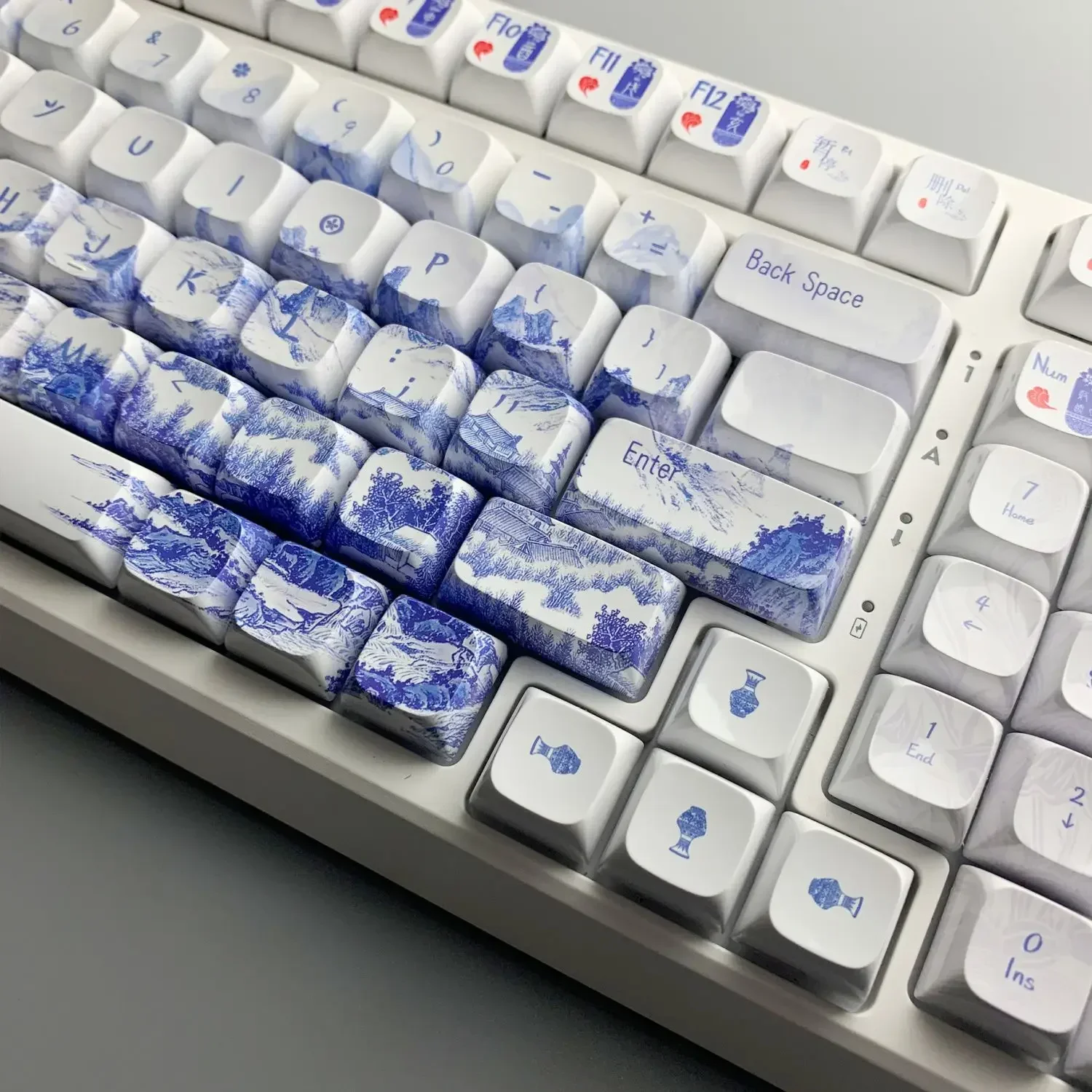 

Blue and white porcelain ZDA glossy pbt mirror keycap 87 keys original personalized keycap