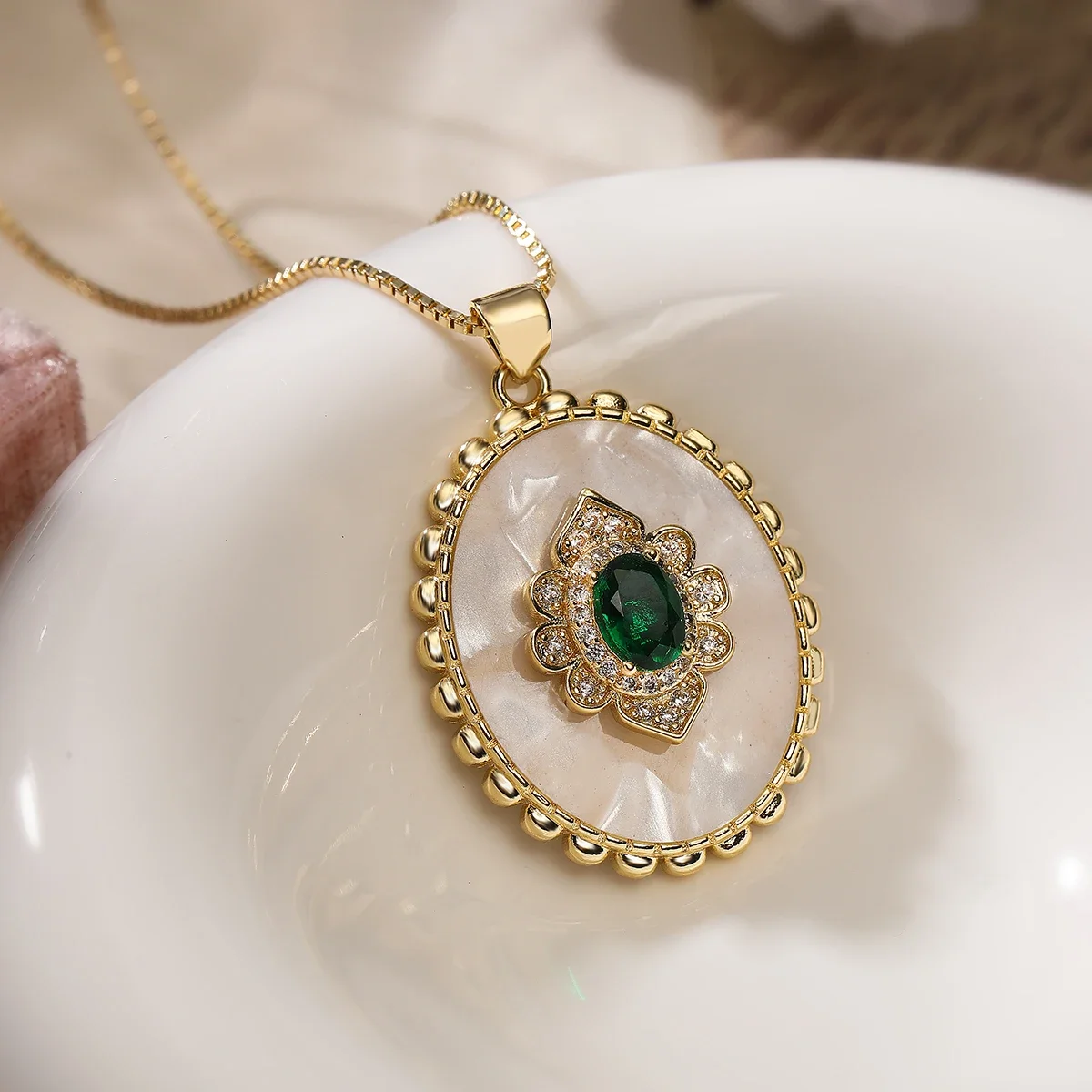 NEWBUY Delicate Gold Color Natural Shell Luxury AAA Cubic Zirconia Inlay Pendant Necklaces For Elegant Women Gift