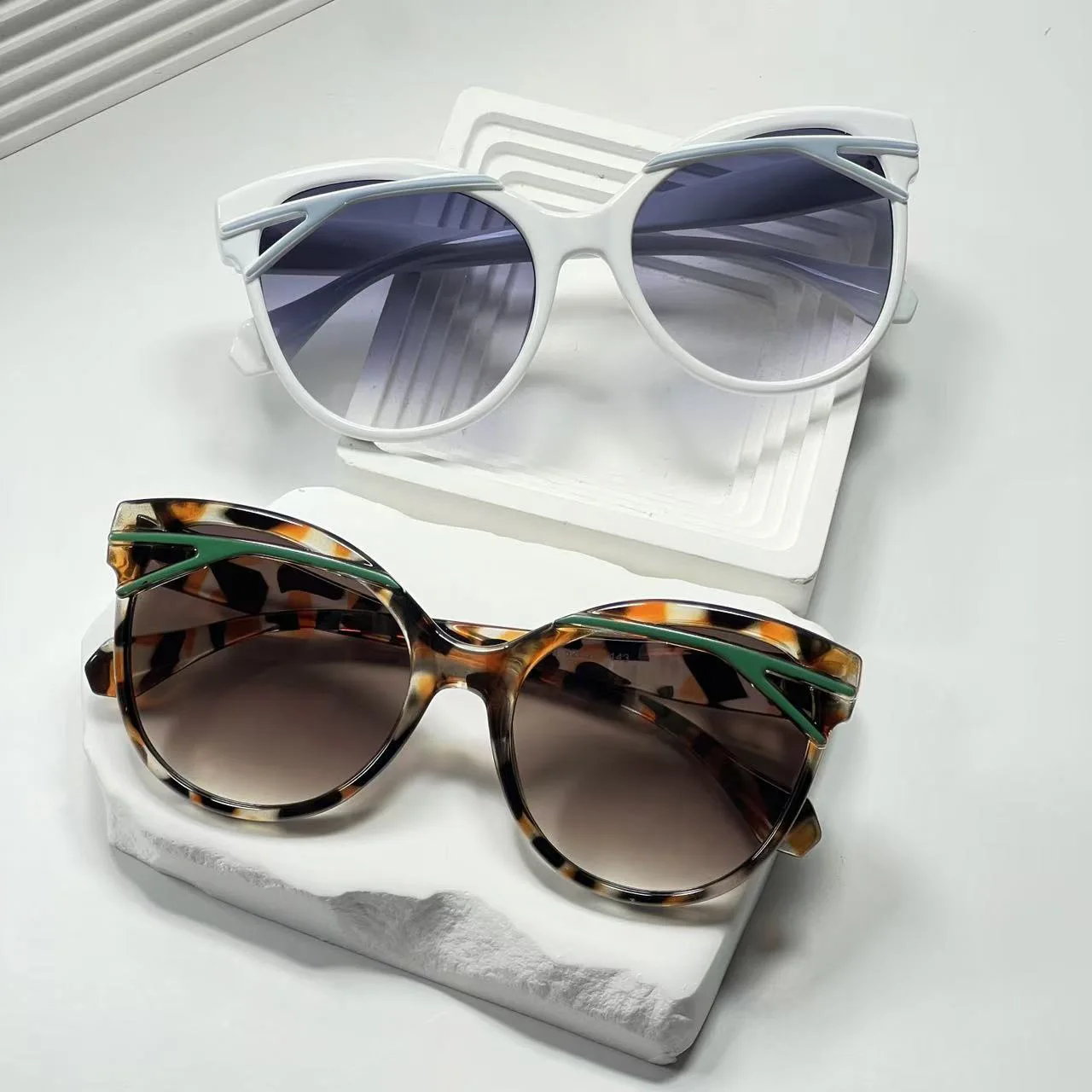 

Fashion Casual Men's and Women's Cat Eye High-end Sunglasses Personality Stylish Large Frame Outdoor UV400 Sunglasses Goggles