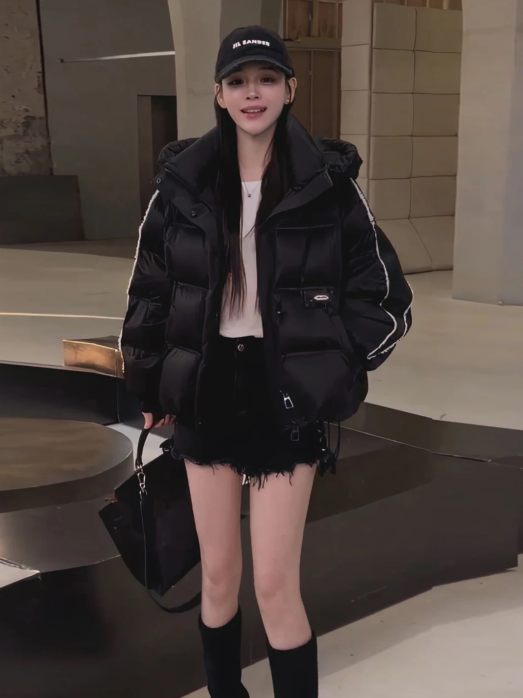 

Женская пуховая куртка Sli 2025: Новинка зимы, европейский дизайн, белая, с капюшоном, короткая, объемная, верхняя одежда