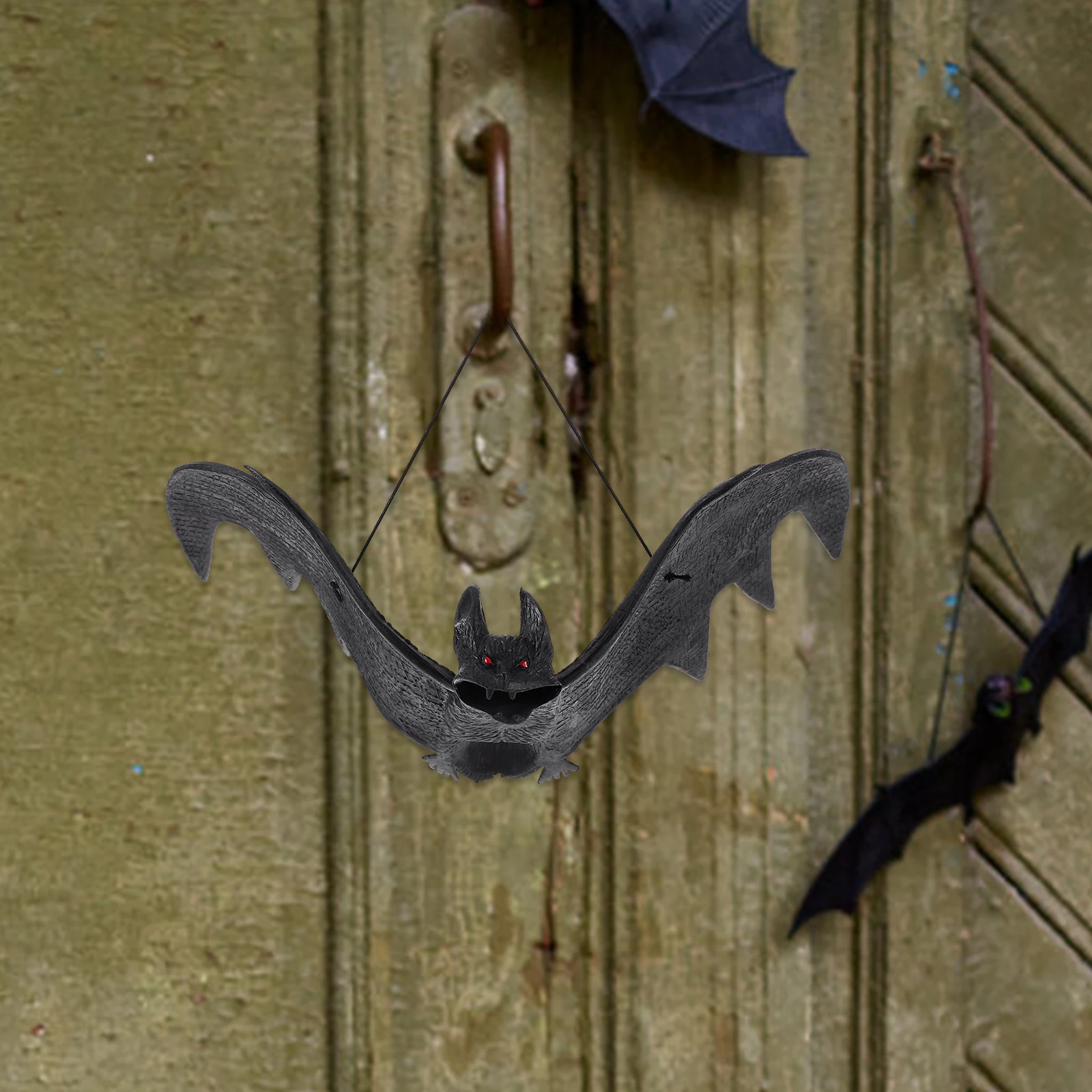 

4pcs Bat Pendant Rubber Bats for Halloween Decor Party Supplies Spooky Adornment Outdoor Tree Hanging Creepy Scene Layout