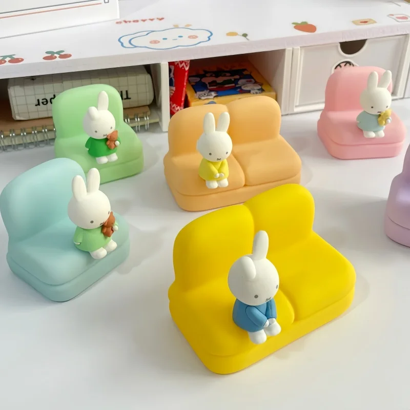 

Оригинальная коллекционная фигурка Miffy Bunny 2-го поколения: держатель для телефона на диван, серия Blind Box, кавайная модная игрушка, подарок на день рождения для девочек