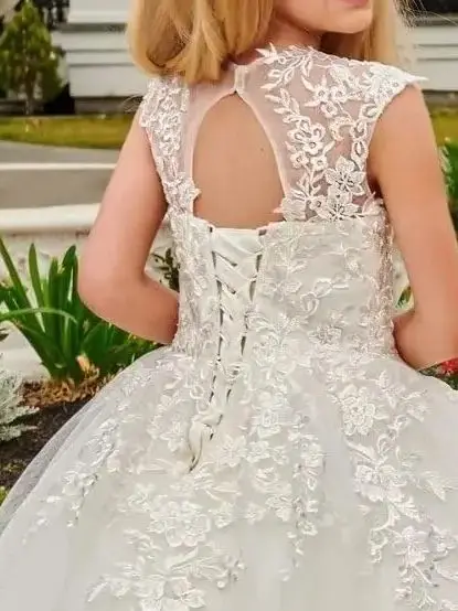 Ivory Flower Girl Dresses for Wedding Lace Appliques Birthday Ball Gown Bespoke Occasion Dresses First Communion Gown Customized