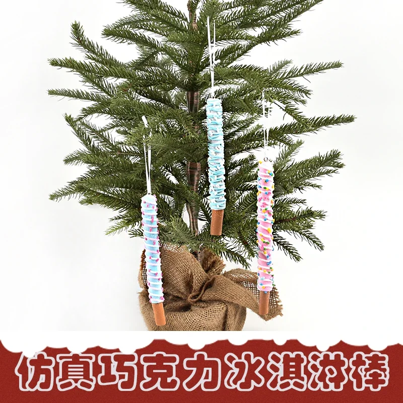 

Christmas decorations, bread, soil, chocolate, ice cream stick, ornaments, scene layout, three dressing pendants