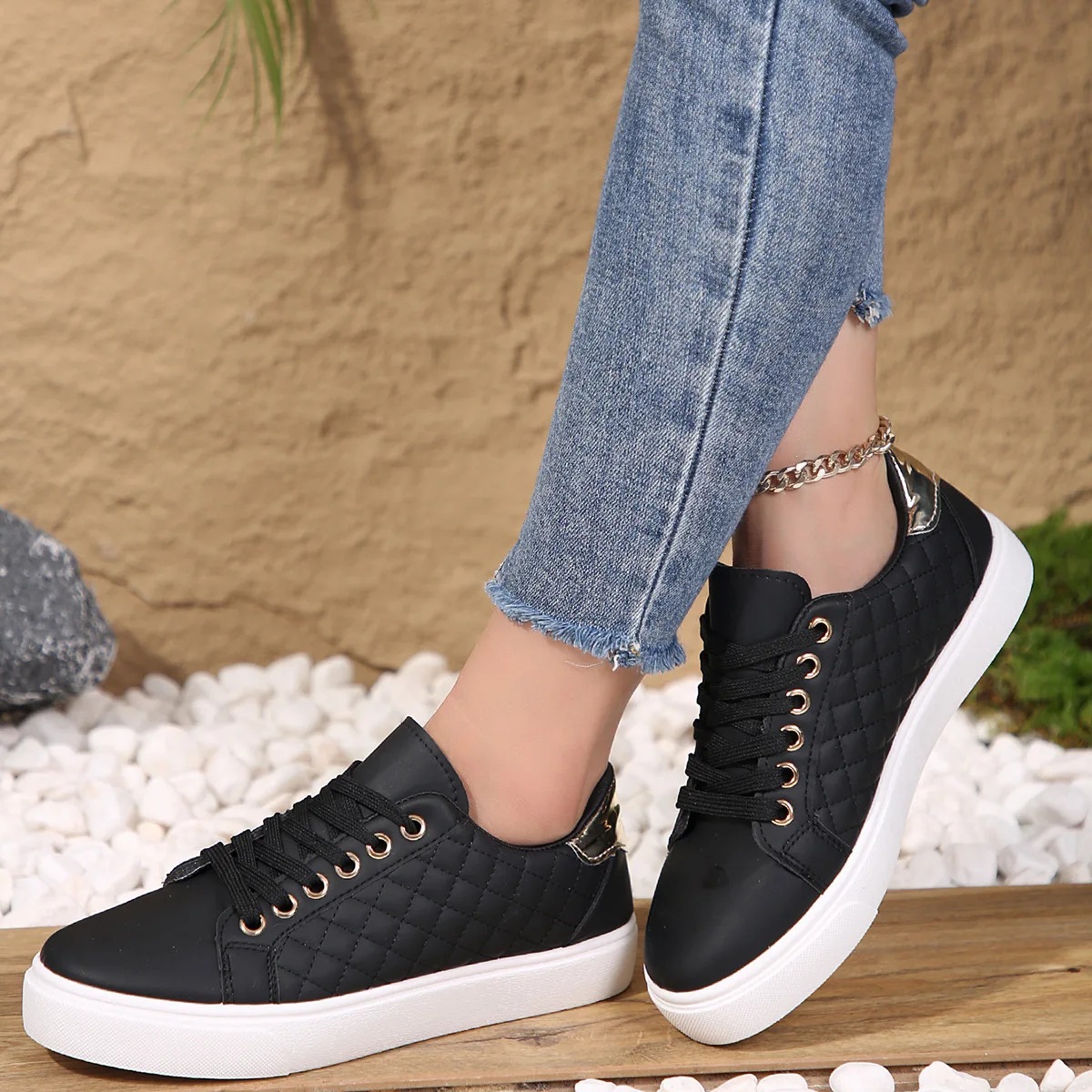 Women's Sports Shoes Fashion Thick Soled Walking Women Spring/Summer Flat Shoes Lace Up Women's Black Running Shoes Hot Selling
