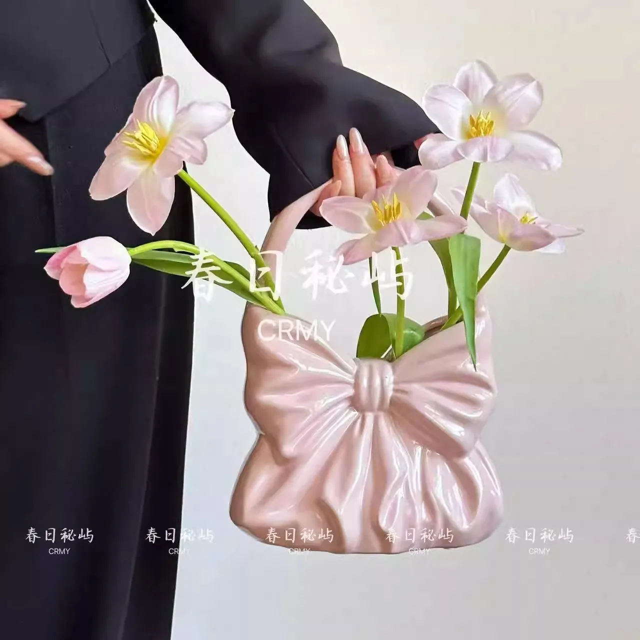 Butterfly Knot Ceramic Flower Utensils, Ancient Southern French Ornaments, Handbags, Vases Recommended, High end, Small and Uniq