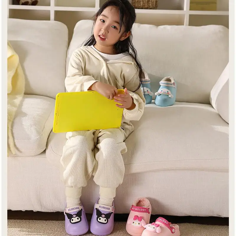 รองเท้าแตะเด็กผู้หญิงลายคุโรมิ สไตล์ซานริโอ้ Y2K น่ารัก แฟชั่นอนิเมะ กันน้ำ ใส่ได้ในฤดูหนาว บุด้วยผ้าฝ้าย กันลื่น รุ่นใหม่