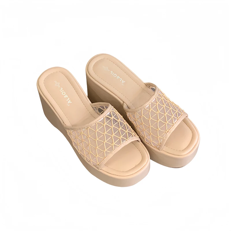 

Белые женские шлепанцы на танкетке с сетчатым верхом, 9 см, на платформе, черные, бежевые, повседневные, на массивном каблуке